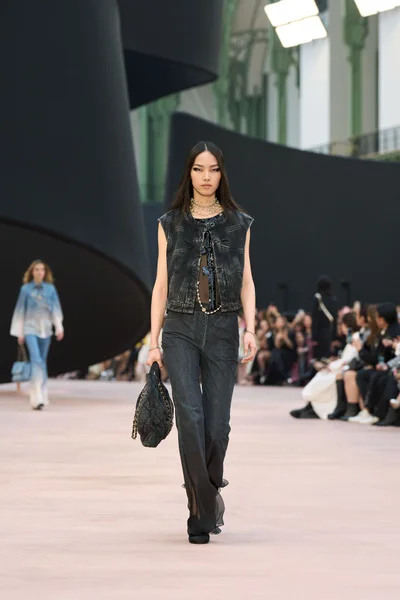 Look 49